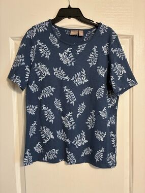 Chico's Navy Blue Short Sleeve Top with White Leaf Motif